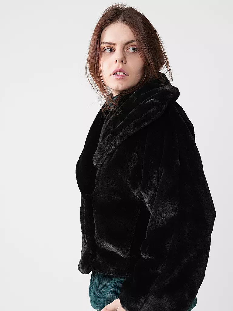 IN WEAR | Giacca in pelliccia sintetica YONEKOIW | Nero