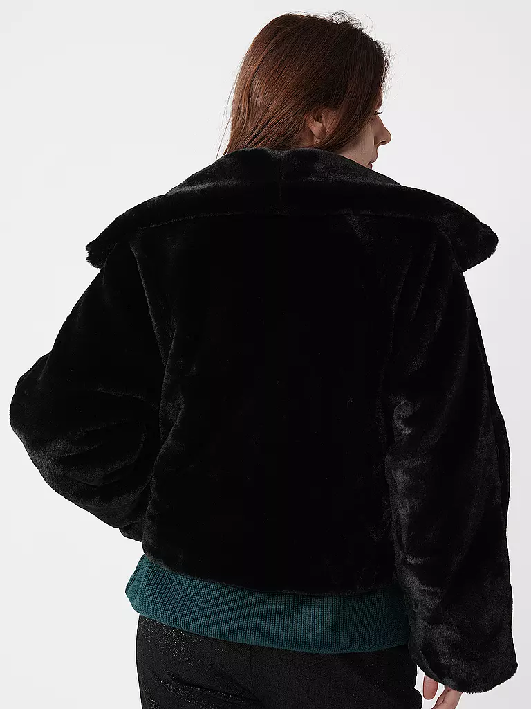 IN WEAR | Giacca in pelliccia sintetica YONEKOIW | Nero