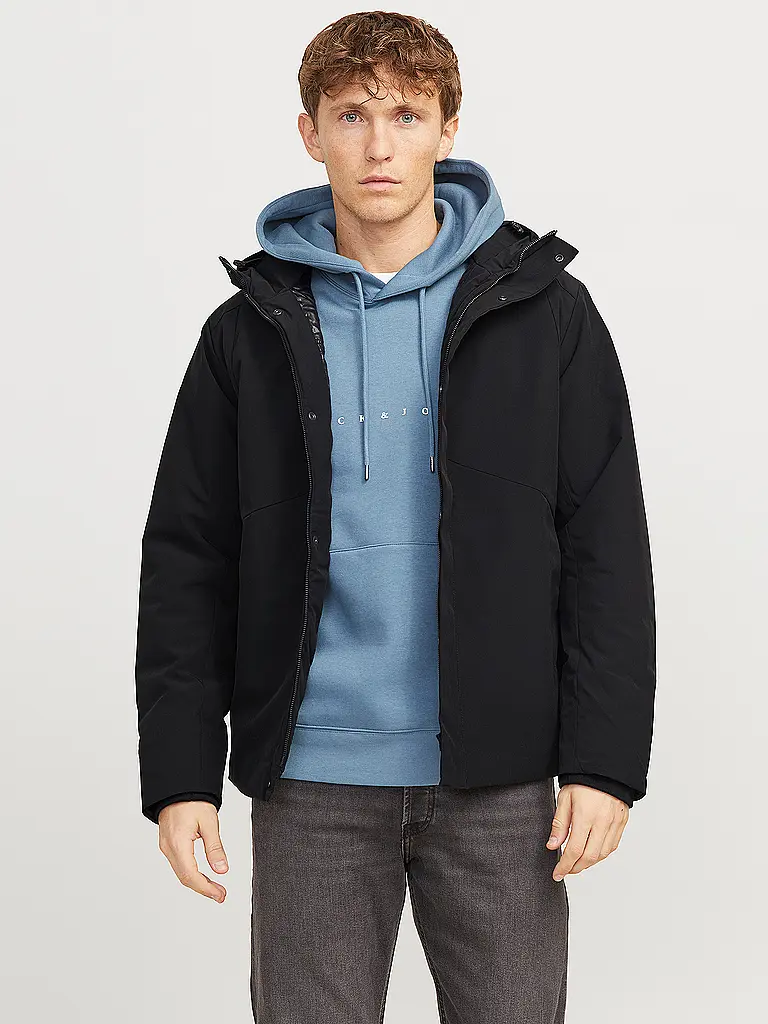 JACK & JONES | Giacca JJEKEEN
Marke: JACK & JONES
Colore: nero
Categorie: Moda,Uomo

Lunghezza manica: Manica lunga
Materiale: Poliestere / Poliammide,Stretch
Forma colletto: Cappuccio
Motivo: Tinta unita
Vestibilità (capispalla): Regular
Stile: Young Fashion
Dettagli: | 