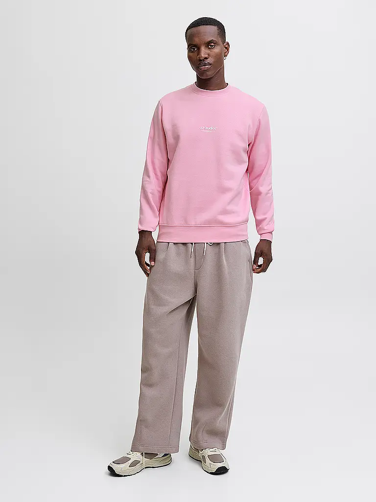 JACK & JONES | Nome prodotto: Sweater JJESOHO
Marca: JACK & JONES
Colore: rosa
Categorie: Moda, Uomo

Lunghezza manica: Manica lunga
Scollo: Girocollo
Materiale: Cotone
Motivo: Tinta unita
Vestibilità (capispalla): Regular
Dettagli: Logo | Rosa