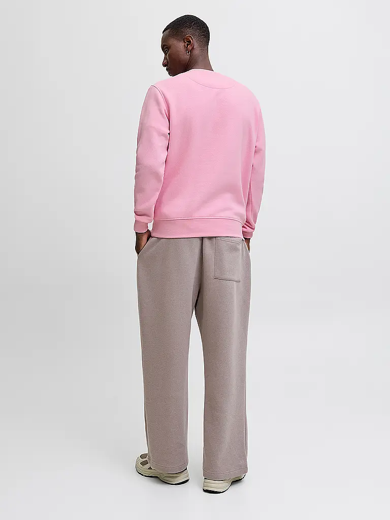 JACK & JONES | Nome prodotto: Sweater JJESOHO
Marca: JACK & JONES
Colore: rosa
Categorie: Moda, Uomo

Lunghezza manica: Manica lunga
Scollo: Girocollo
Materiale: Cotone
Motivo: Tinta unita
Vestibilità (capispalla): Regular
Dettagli: Logo | Rosa