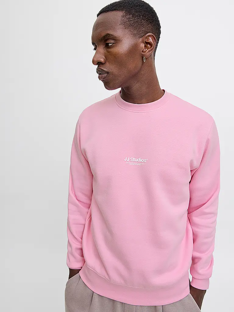 JACK & JONES | Nome prodotto: Sweater JJESOHO
Marca: JACK & JONES
Colore: rosa
Categorie: Moda, Uomo

Lunghezza manica: Manica lunga
Scollo: Girocollo
Materiale: Cotone
Motivo: Tinta unita
Vestibilità (capispalla): Regular
Dettagli: Logo | Rosa