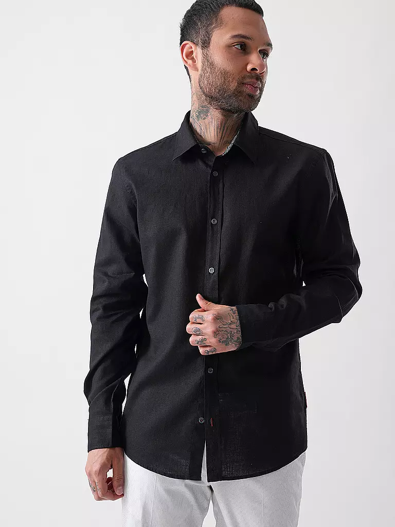 JOOP | Camicia slim fit HANSON
Marke: JOOP
Colore: nero
Categorie: Moda, Uomo

Lunghezza manica: Manica lunga
Materiale: Lino, Cotone
Forma colletto: Collo Kent
Motivo: Tinta unita
Vestibilità (capispalla): Slim
Stile: Smart Business
Dettagli: Mélange | Nero