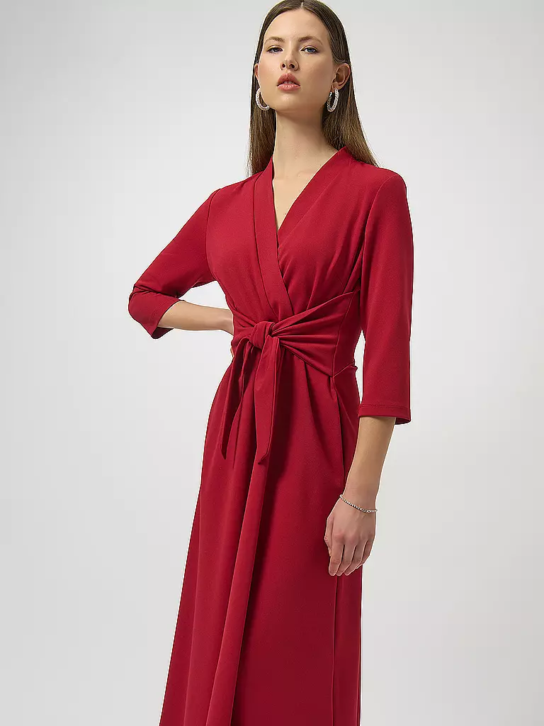 JOSEPH RIBKOFF | Midikleid
Marke: JOSEPH RIBKOFF
Farbe: rot
Kategorien: Mode,Damen
Tags: Große Größen
Ärmellänge: Langarm
Ausschnitt: V-Ausschnitt
Material: Polyester / Polyamid,Stretch
Musterung: Unifarben
Passform (Oberbekleidung): Slim
Style & Anlass: Freizeit
St |