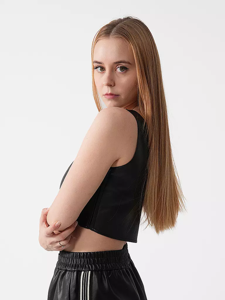 KARO KAUER | Top | Nero