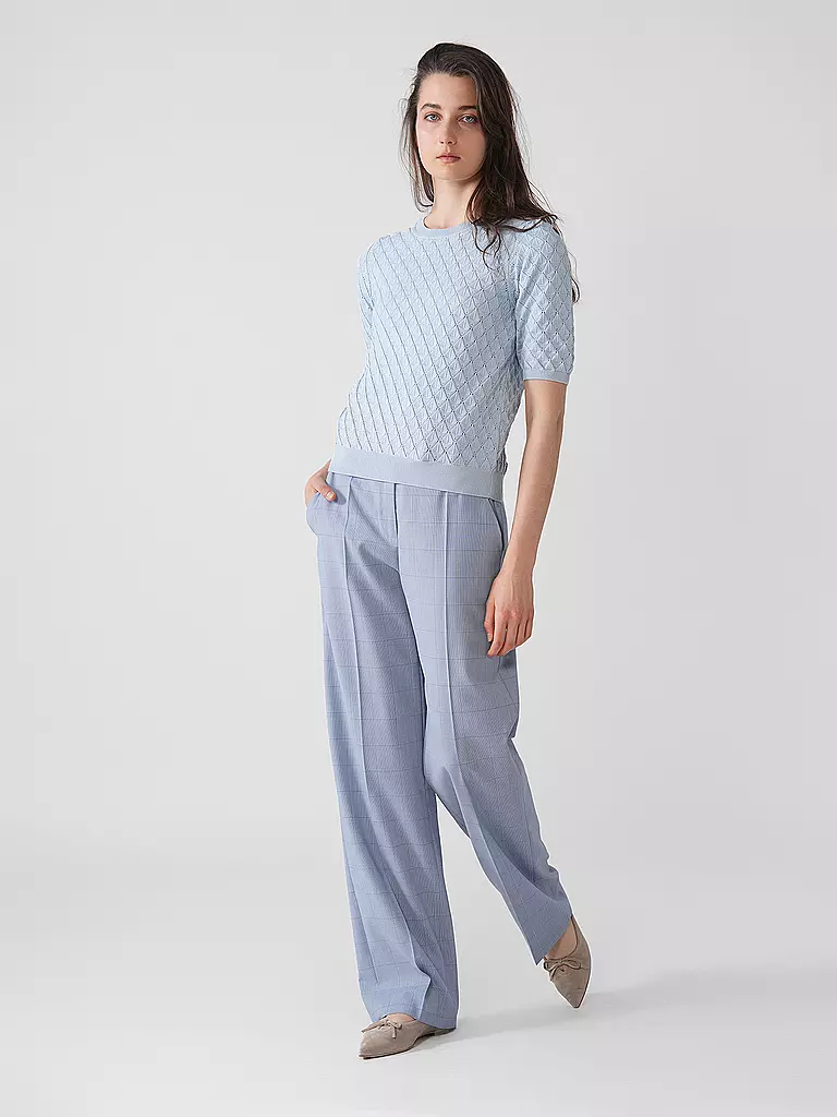 LANIUS | Pullover
Marke: LANIUS
Farbe: hellblau
Kategorien: Moda,Donna

Lunghezza manica: Manica corta
Scollatura: Girocollo
Materiale: Cotone
Motivo: Tinta unita
Vestibilità (capispalla): Regular
Stile: Pure
Dettagli: Motivo a maglia | Blu chiaro