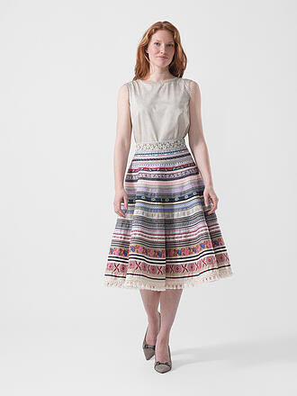 LENA HOSCHEK | Bänderrock SWING