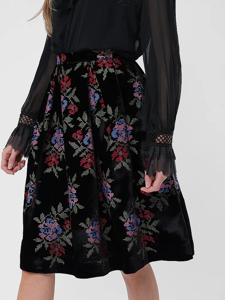 LENA HOSCHEK | Midi gonna REBEL | 