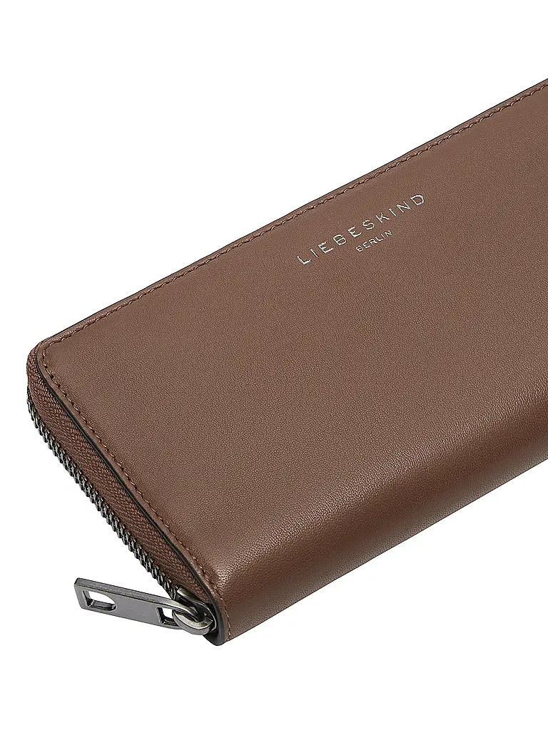 LIEBESKIND BERLIN | Geldbörse GIGI
LIEBESKIND BERLIN
Colore: marrone
Categorie: Moda, Donna

Materiale: Pelle
Dettagli: Logo | Marrone