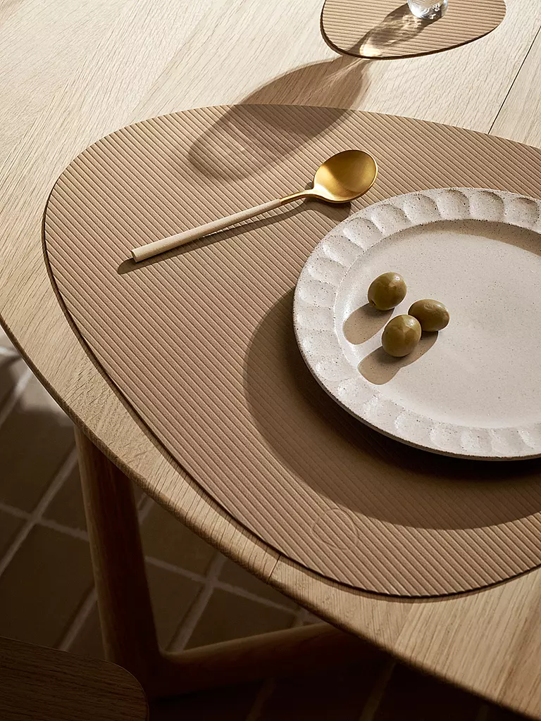 LIND DNA | Tovaglietta 37x44cm CORDUROY OVAL Nougat | 