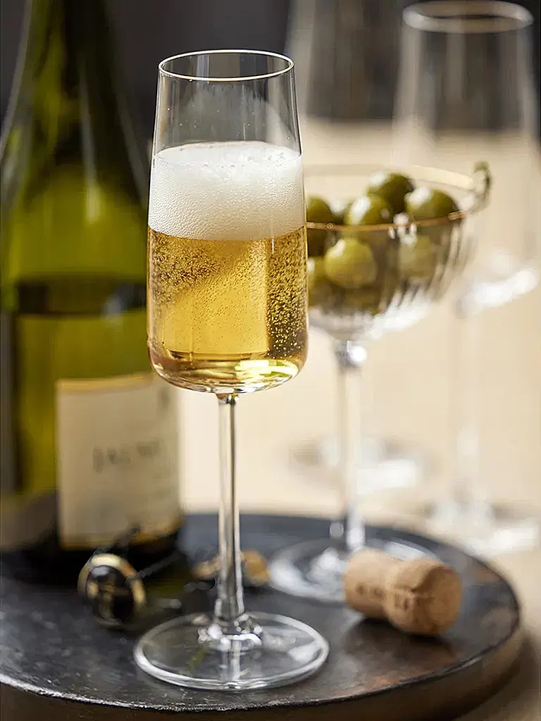 LYNGBY GLAS | Set di calici da spumante 4 pz. ZERO 30cl | Trasparente