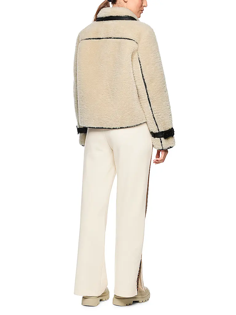 MARC CAIN | Chino
Marca: MARC CAIN
Colore: crema
Categorie: Moda,Donna
Materiale: Cotone,Stretch
Motivo: Tinta unita
Lunghezza (Pantaloni/Jeans): Lunghezza normale
Stile: Glamour
Altezza del girovita: Vita media
Dettagli: Tasche laterali,Coulisse,Banda laterale |