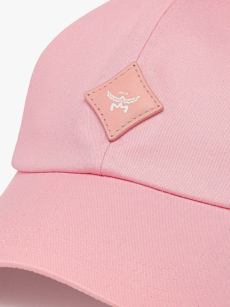 MCM | Nome prodotto: Cappellino
Marca: MCM
Colore: rosa
Categorie: Moda, Donna

Materiale: Cotone
Motivo: Tinta unita
Stile: Trendy
Dettagli: Logo | Rosa