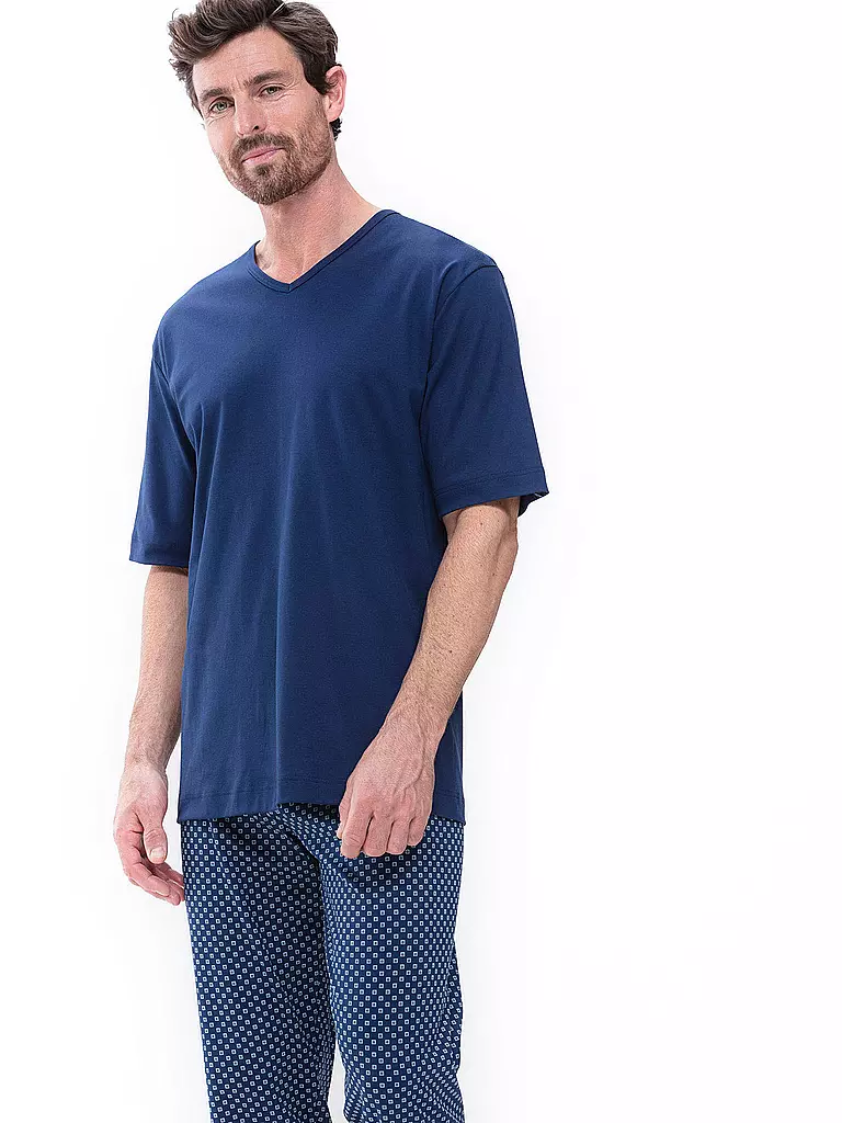 MEY | Nome prodotto: Pyjama T-Shirt MELTON
Marca: MEY
Colore: blu
Categorie: Moda, Uomo

Lunghezza manica: Manica corta
Scollo: Scollo a V
Materiale: Cotone | Blu