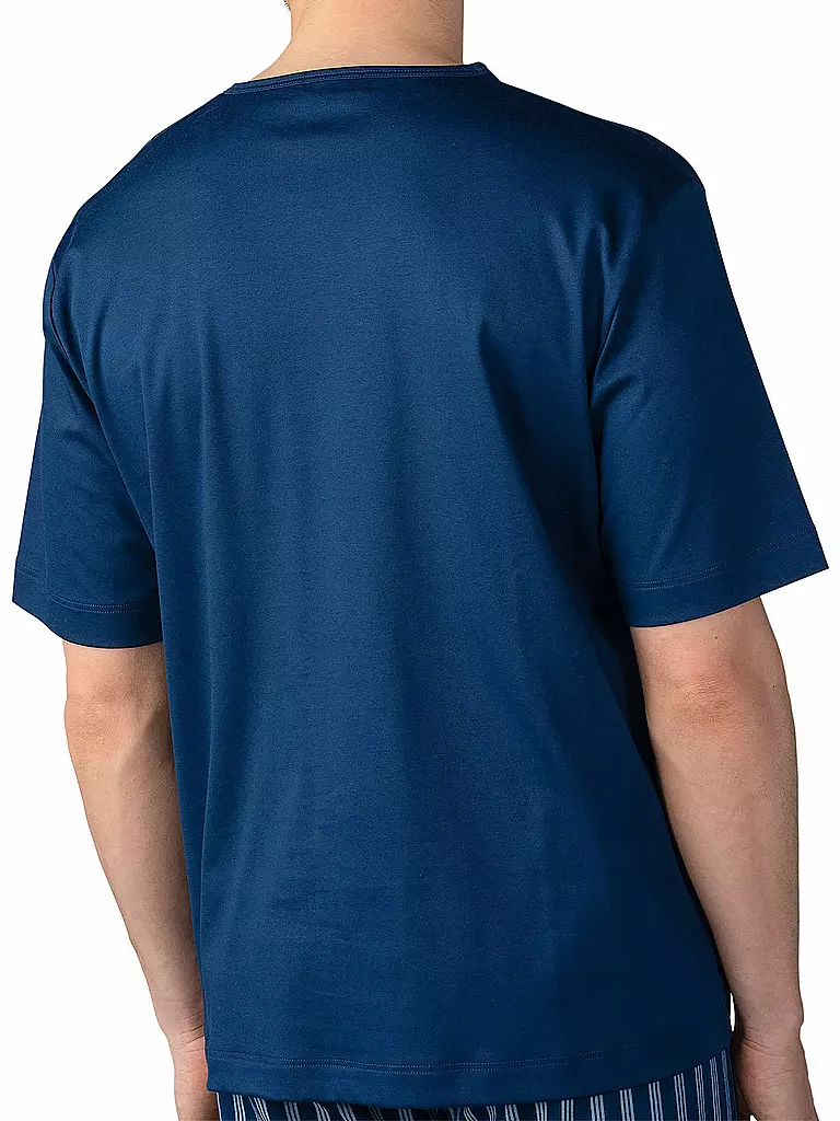MEY | Nome prodotto: Pyjama T-Shirt MELTON
Marca: MEY
Colore: blu
Categorie: Moda, Uomo

Lunghezza manica: Manica corta
Scollo: Scollo a V
Materiale: Cotone | Blu