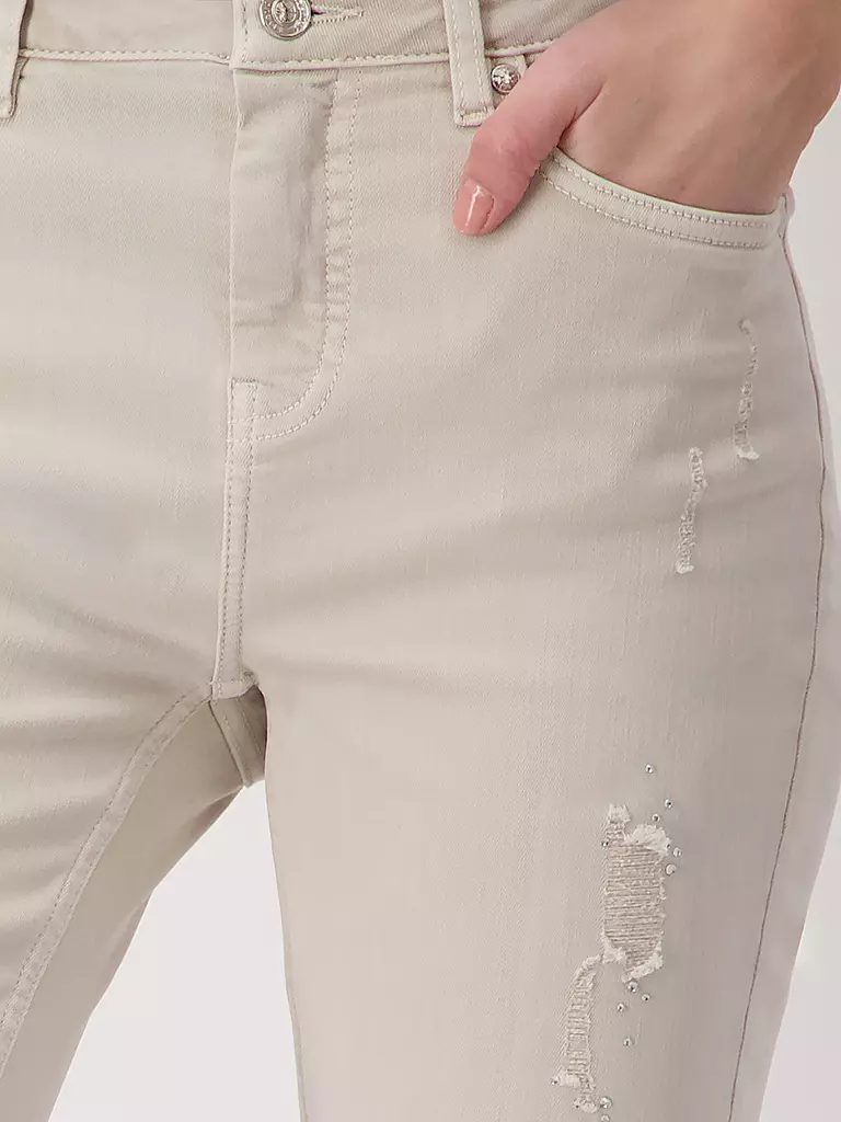 MONARI | Hose 7/8 | Beige