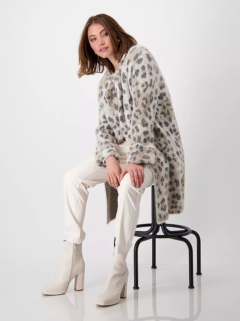 MONARI | Strickmantel

Marca: MONARI
Colore: beige
Categorie: Moda,Donna
Tag: Taglie forti

Lunghezza manica: Manica lunga
Materiale: Maglia
Motivo: All-over,Animalier
Vestibilità (capispalla): Regular,Lungo
Stile: Glamour | Beige