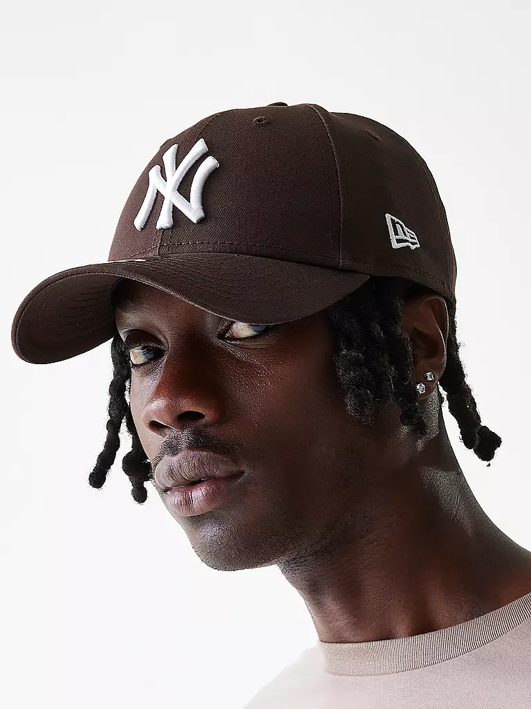 NEW ERA | Cappello LEAGUE ESSENTIAL 9FORTY NY | Marrone