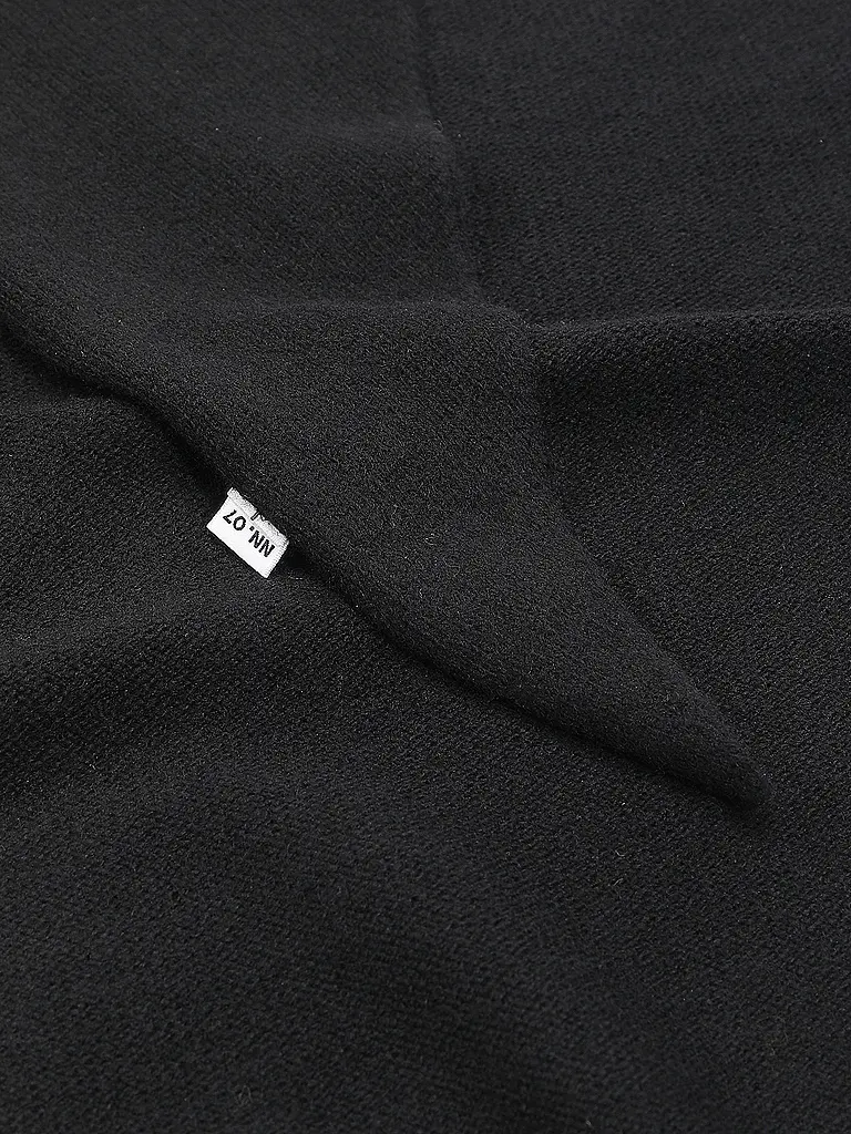 NN.07 | Sciarpa triangolare | 