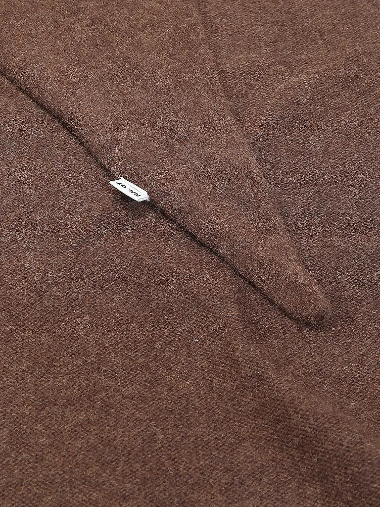 NN.07 | Sciarpa triangolare | 