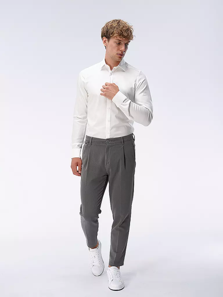 OLYMP LEVEL FIVE | Camicia Body Fit Maniche Extra Lunghe | Crema