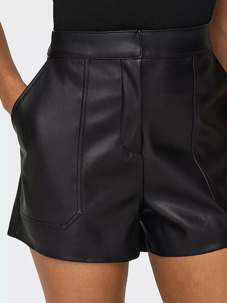 ONLY | Shorts in similpelle ONLTRICIA |