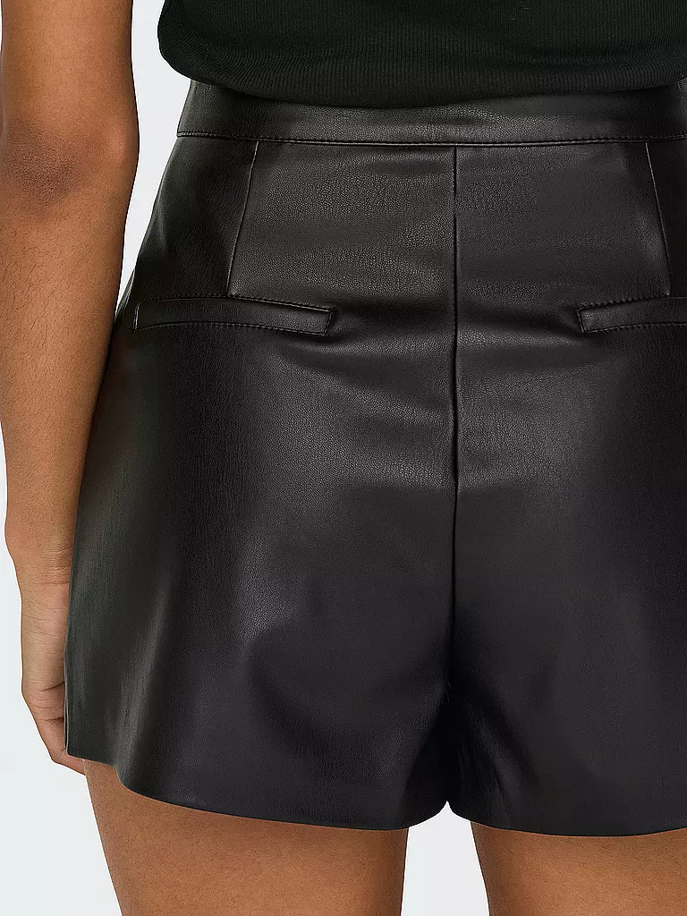 ONLY | Shorts in similpelle ONLTRICIA |
