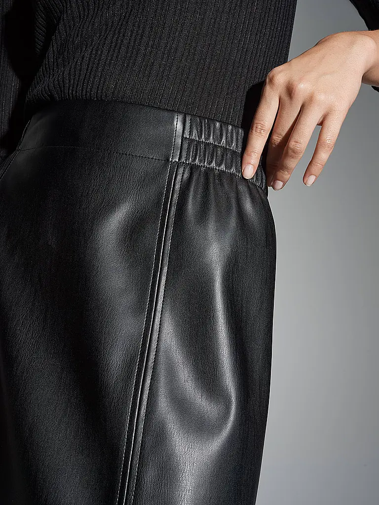 OPUS | Gonna in similpelle ROGA | Nero