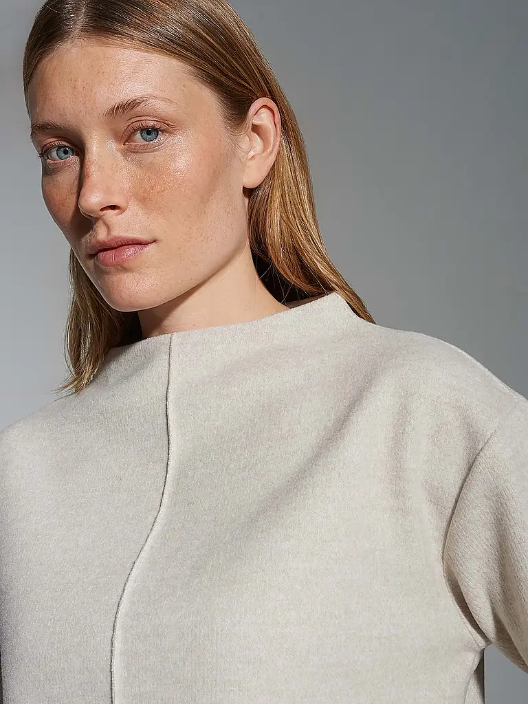 OPUS | Nome prodotto: Sweater GOKLONA
Marca: OPUS
Colore: beige
Categorie: Moda,Donna

Lunghezza manica: Manica lunga
Materiale: Felpa,Poliestere / Poliammide,Elasticizzato
Tipo di colletto: Collo alto
Motivo: Tinta unita
Vestibilità (capispalla): Ampia
Stile: | 