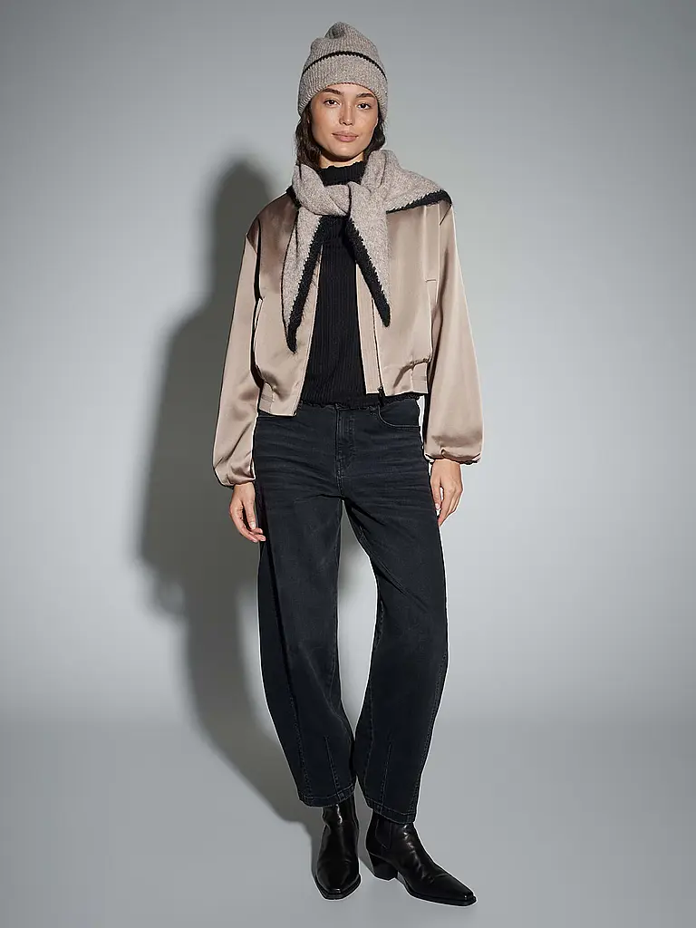 OPUS | Tuch AMARS
Marke: OPUS
Farbe: camel
Kategorien: Moda, Donna

Materiale: Poliestere / Poliammide
Motivo: Tinta unita
Stile: Pure | Cammello