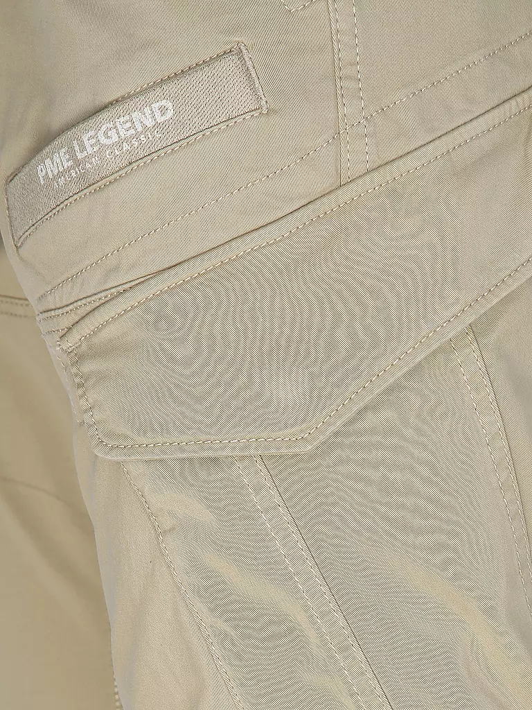 PME LEGEND | Cargohose NORDROP
Marke: PME LEGEND
Farbe: creme
Kategorien: Moda, Uomo

Materiale: Cotone, Stretch, Misto
Motivo: Tinta unita
Lunghezza (pantaloni/jeans): Lunghezza normale
Altezza vita: Vita media
Dettagli: Tasche laterali, Logo | Crema