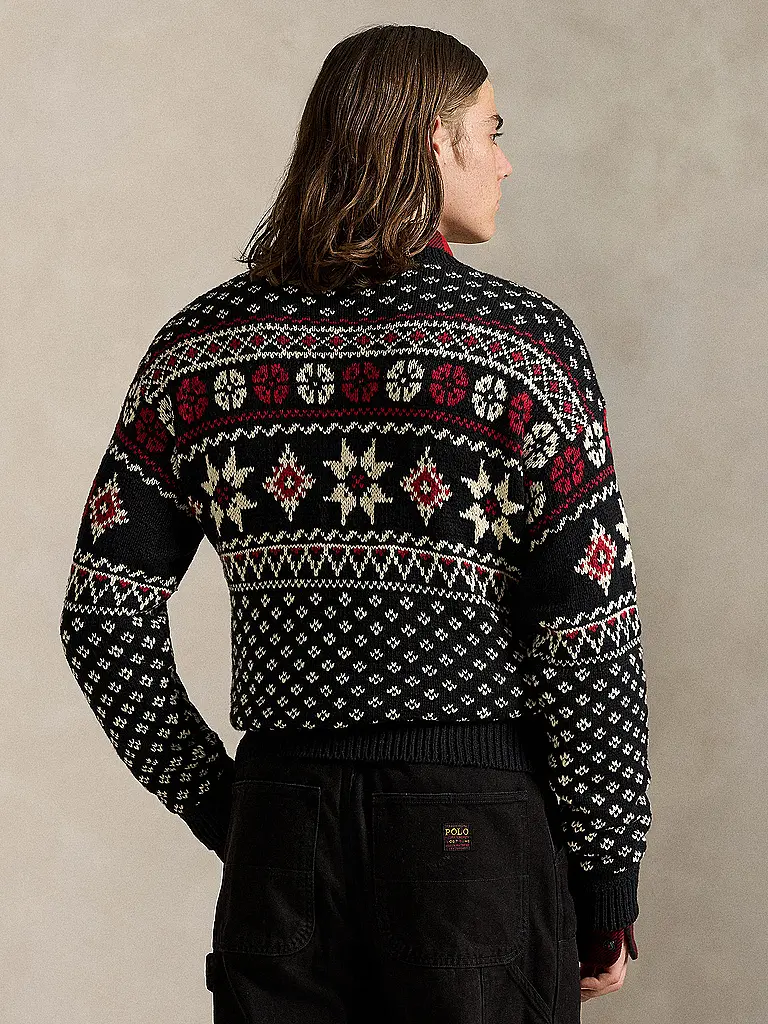 POLO RALPH LAUREN | Pullover
Marke: POLO RALPH LAUREN
Farbe: schwarz
Kategorien: Mode,Herren
Ärmellänge: Langarm
Ausschnitt: Rundhalsausschnitt
Material: Strick,Baumwolle
Musterung: Norweger
Passform (Oberbekleidung): Regular
Stil: Casual
Details: Logo |