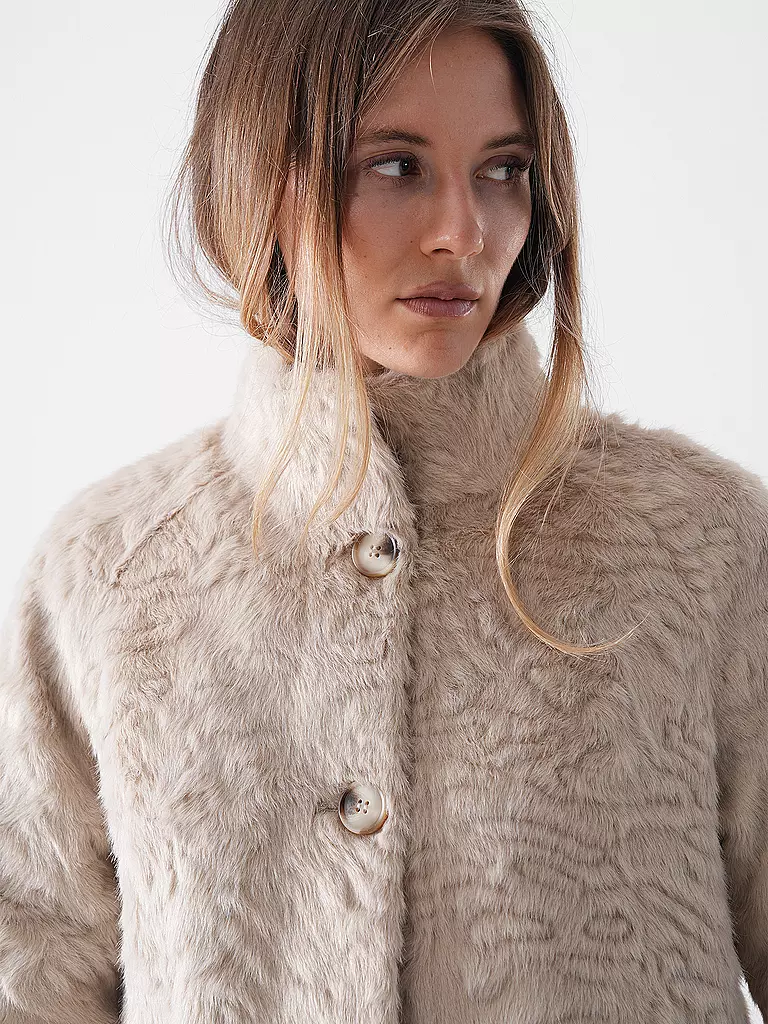 PRIDE TO BE | Cappotto in pelliccia sintetica DINA |