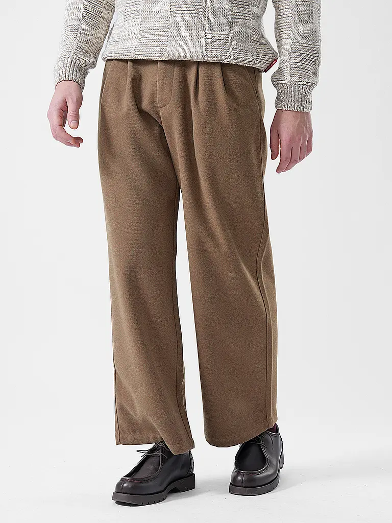 PROHIBITED | Nome prodotto: Pantaloni DOUBLE PLEATED CLUB PANTS | Cammello