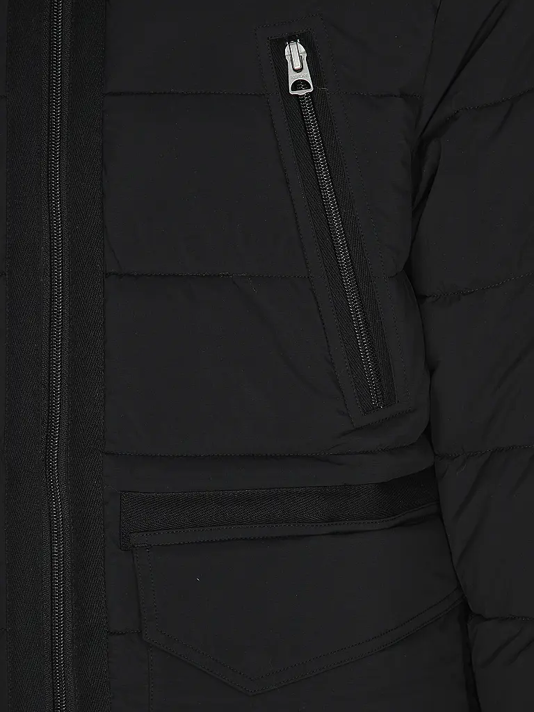 REPLAY | Steppjacke

Produktname: Steppjacke
Marke: REPLAY
Farbe: schwarz
Kategorien: Mode,Herren

Ärmellänge: Langarm
Material: Polyester / Polyamid
Kragenform: Kapuze,Stehkragen
Musterung: Unifarben
Passform (Oberbekleidung): Regular
Stil: Glamour,Trend
Detail | 