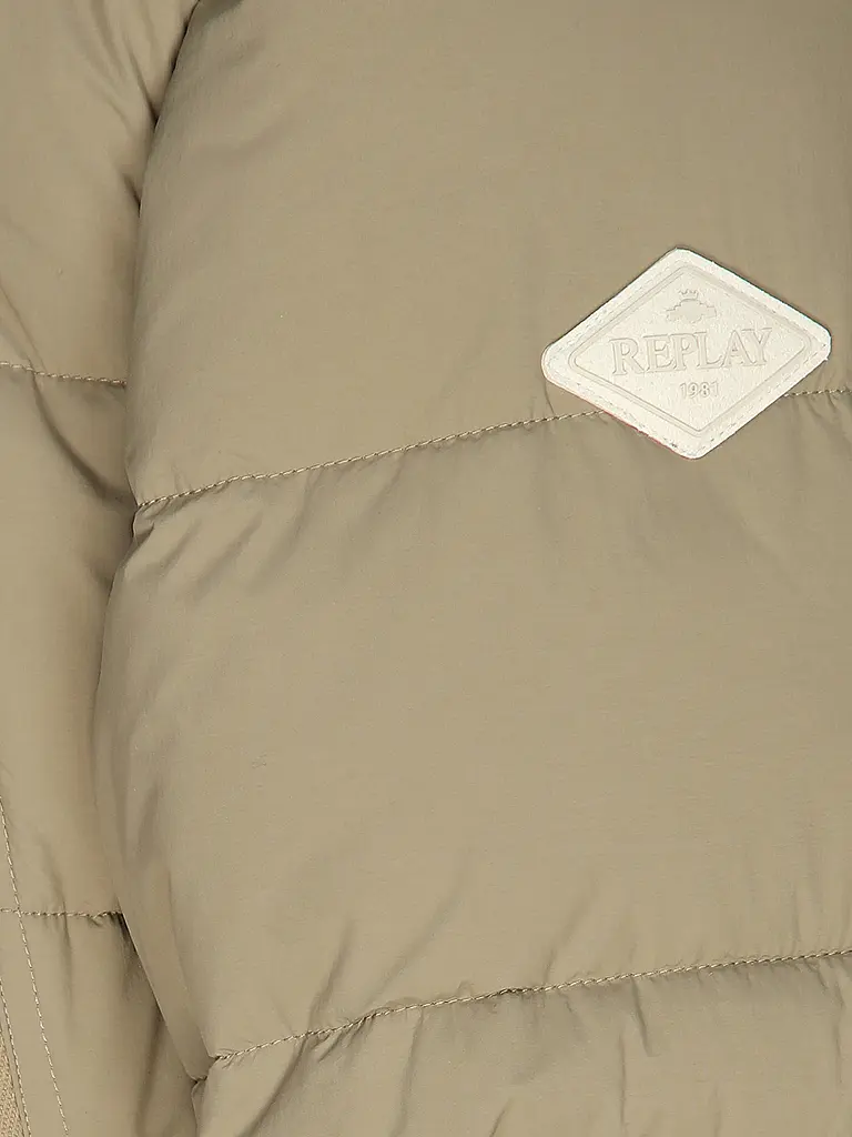 REPLAY | Steppjacke
Marke: REPLAY
Farbe: beige
Kategorien: Mode,Uomo

Lunghezza manica: Manica lunga
Materiale: Poliestere / Poliammide
Forma del colletto: Cappuccio,Colletto alla coreana
Motivo: Tinta unita
Vestibilità (capispalla): Regular
Stile: Glamour,Di ten | 