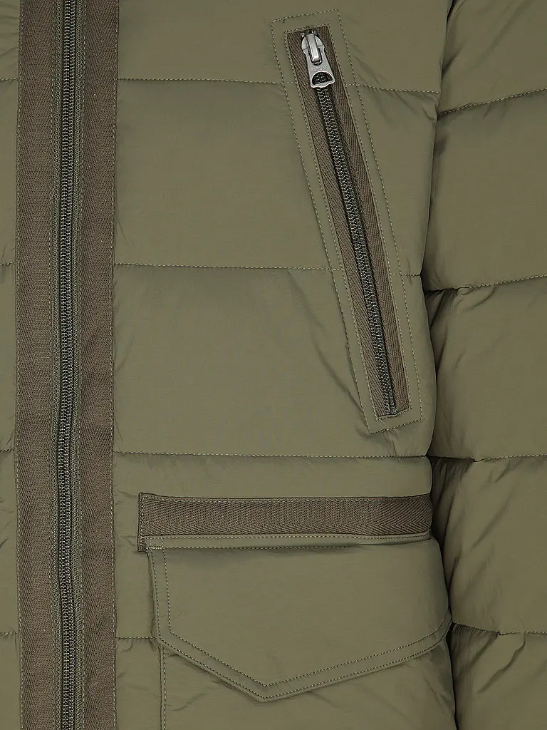 REPLAY | Steppjacke
Produktname: Steppjacke
Marke: REPLAY
Farbe: olive
Kategorien: Mode,Herren

Ärmellänge: Langarm
Material: Polyester / Polyamid
Kragenform: Kapuze,Stehkragen
Musterung: Unifarben
Passform (Oberbekleidung): Regular
Stil: Glamour,Trend
Details: | 