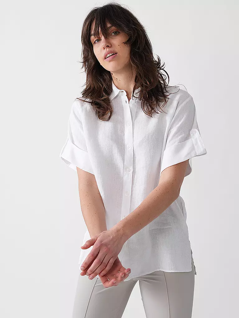 RIANI | Prodotto: Blusa di lino
Marca: RIANI
Colore: bianco
Categorie: Moda, Donna
Tag: Taglie forti

Lunghezza manica: Manica corta
Materiale: Lino
Tipo di colletto: Collo a camicia
Motivo: Tinta unita
Vestibilità (capispalla): Regular
Stile: Pure | 