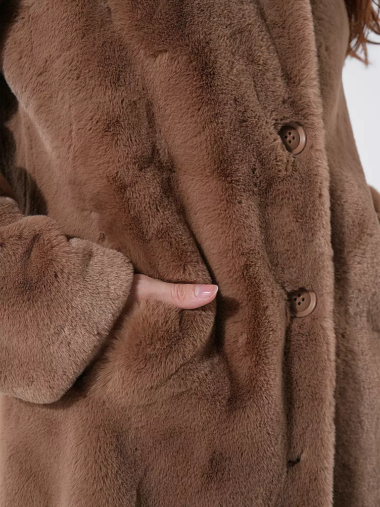 RINO&PELLE | Mantel in Felloptik NONNA | Cammello