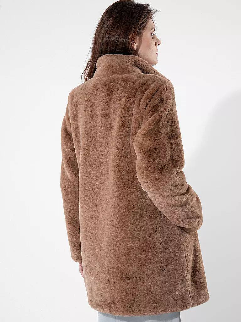 RINO&PELLE | Mantel in Felloptik NONNA | Cammello
