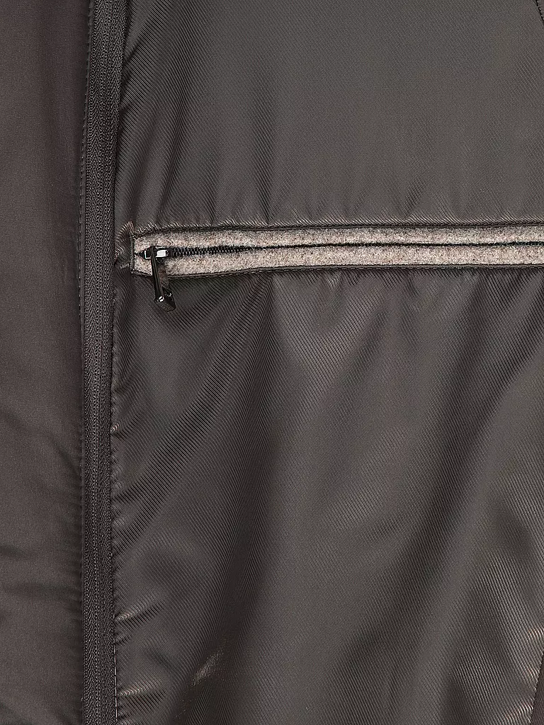 ROY ROBSON | Mantel | Cammello