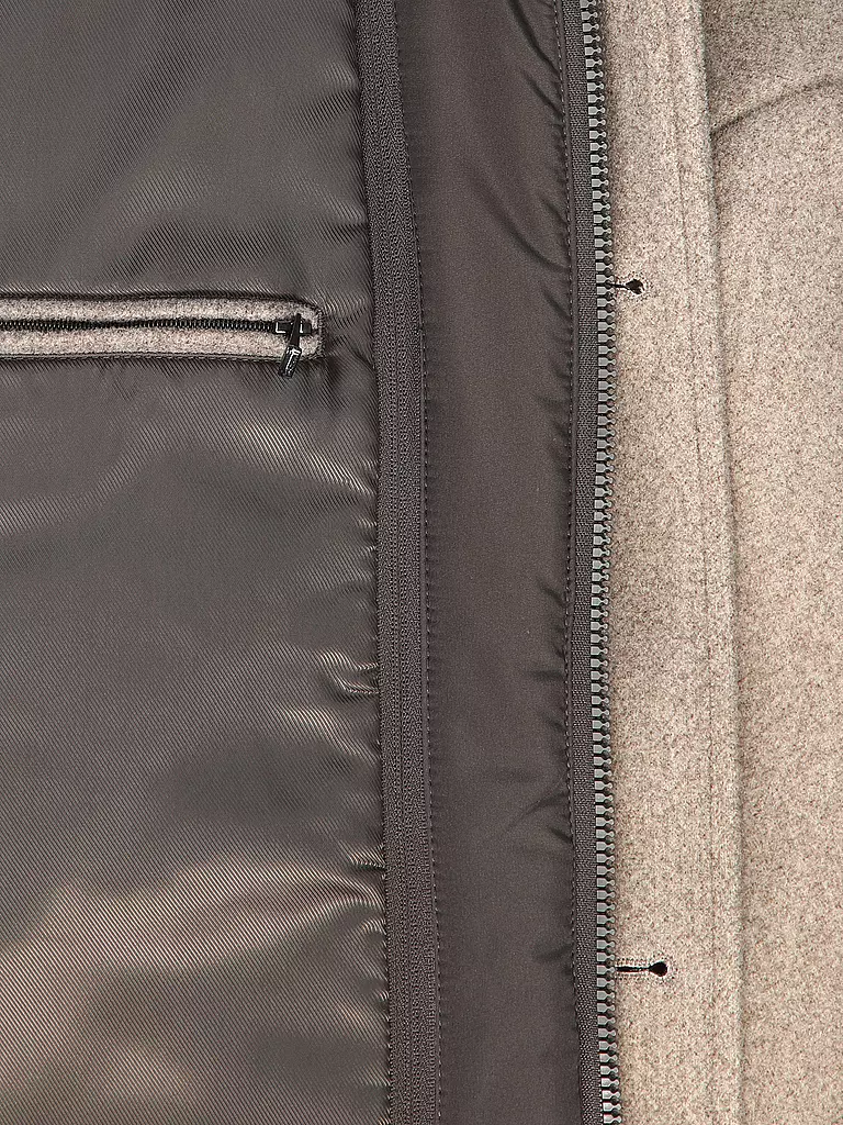 ROY ROBSON | Mantel | Cammello