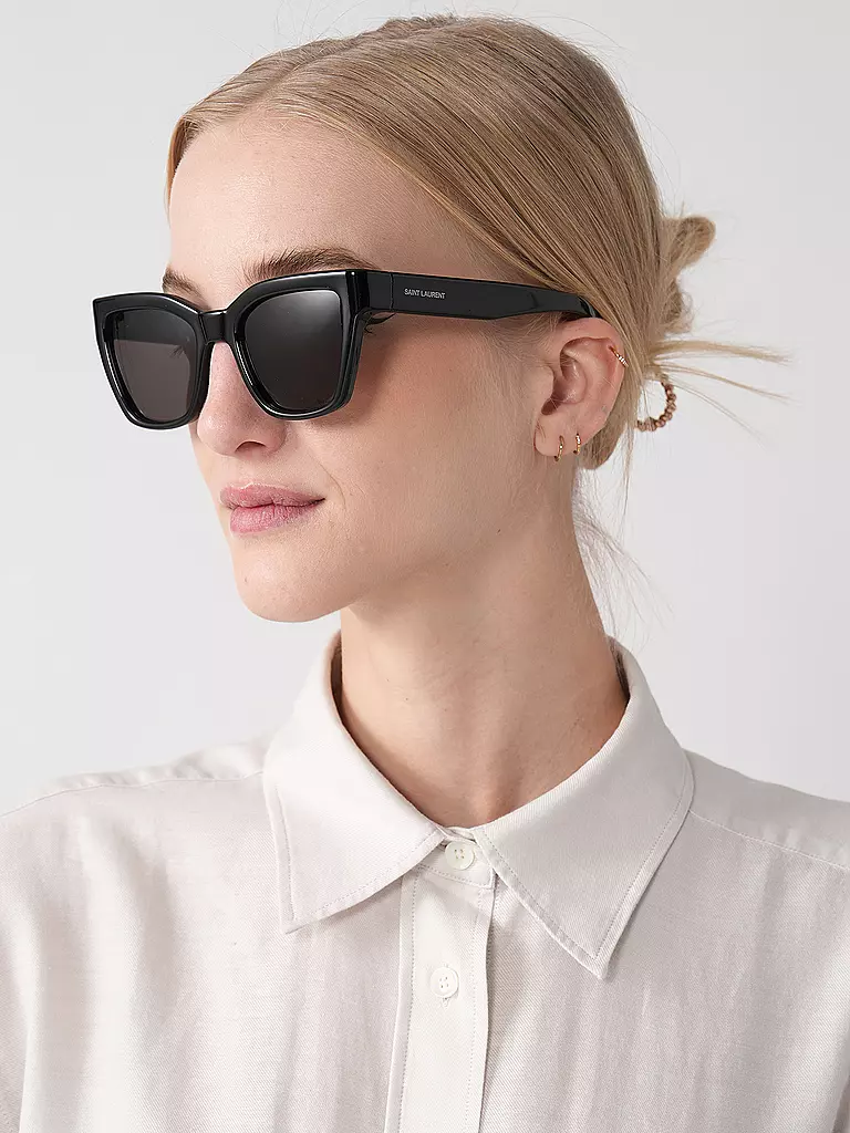 SAINT LAURENT | Sonnenbrille SL641
Marke: SAINT LAURENT
Farbe: nero
Kategorien: Moda, Donna

Materiale: Plastica | Nero