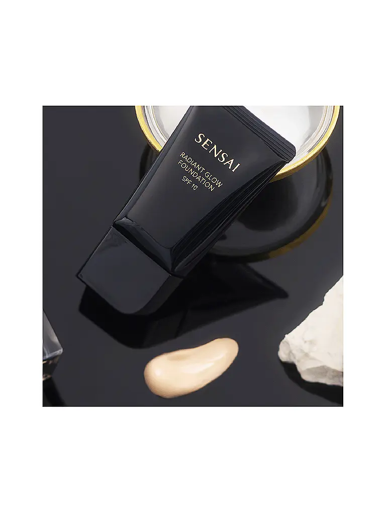 SENSAI | Radiant Glow Foundation SPF10 (RG203 Beige Neutro) | 
