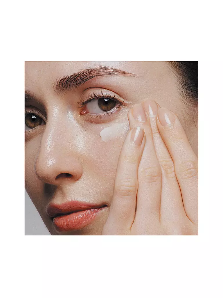 SHISEIDO | FUTURE SOLUTION LX Crema Rigenerante Contorno Occhi e Labbra Ricaricabile 17ml | Senza colore