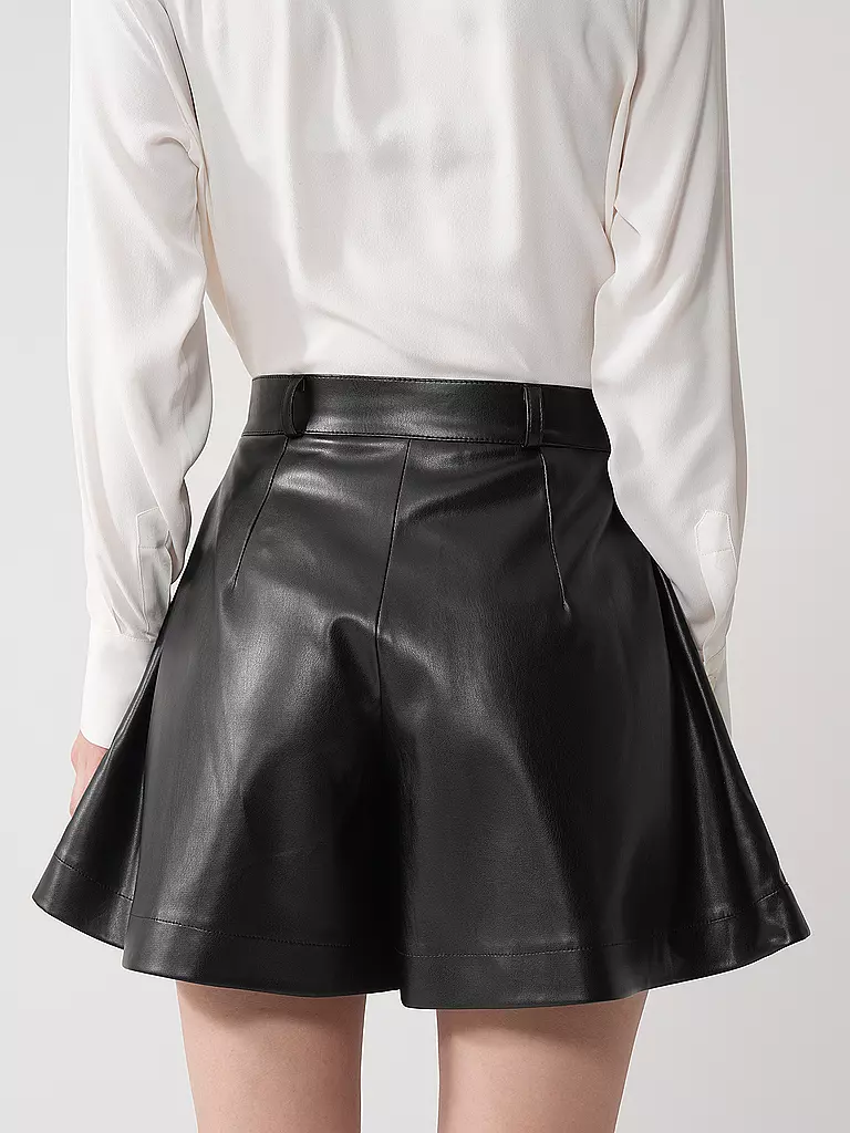SILVIA SCHNEIDER | Shorts effetto pelle | 