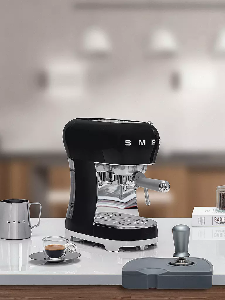 SMEG | Macchina da caffè espresso stile retrò anni '50 nera ECF02BLEU | Nero