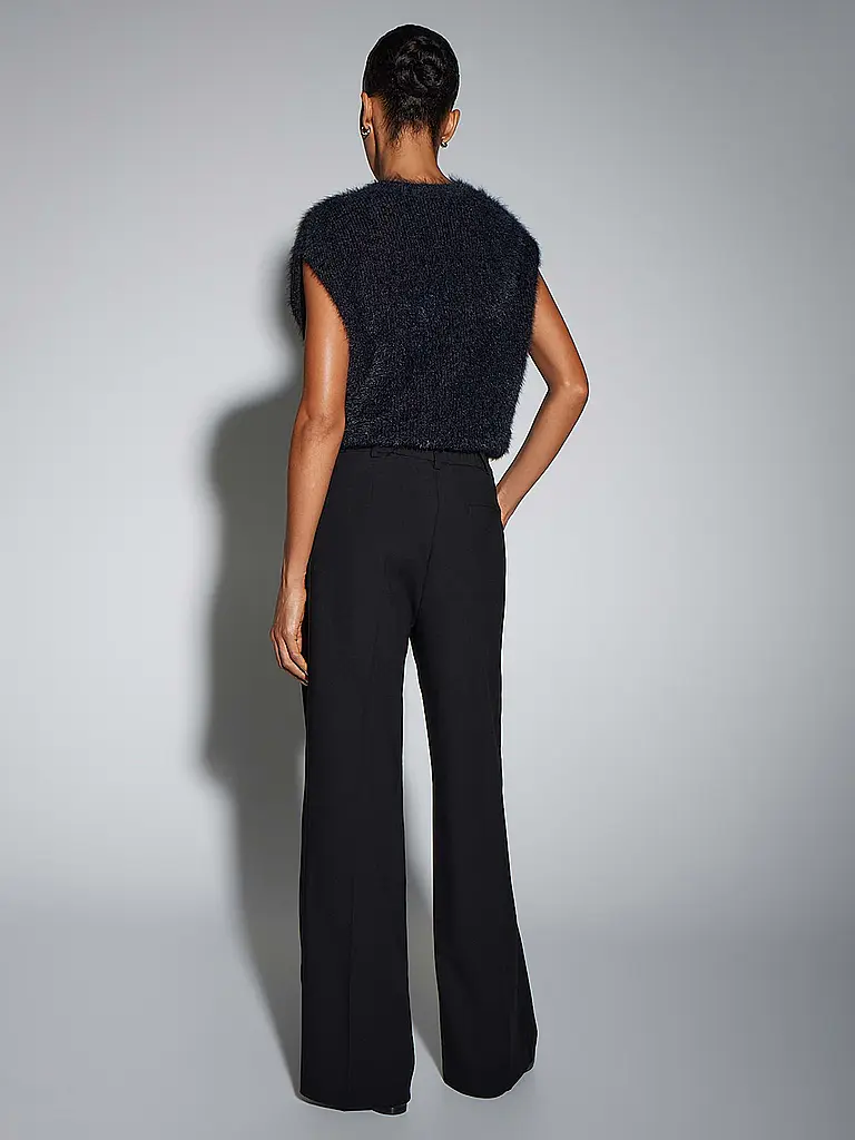 SOMEDAY | Marlenehose CATSBY DELIGHT
Marke: SOMEDAY
Farbe: schwarz
Kategorien: Mode,Damen
Material: Polyester / Polyamid,Viskose ,Stretch
Musterung: Unifarben
Länge (Hosen/Jeans): Normale Länge
Stil: Pure
Bundhöhe: High Waist
Details: Eingrifftaschen,Wide Leg |