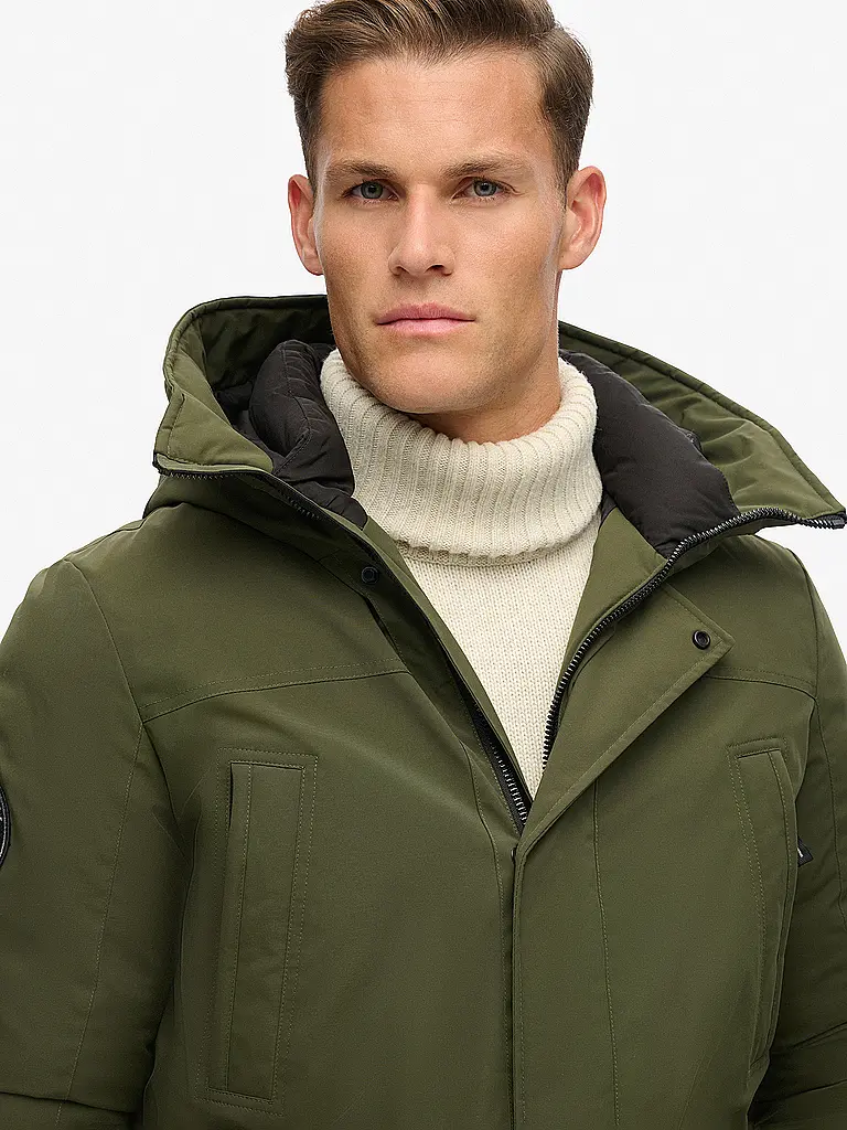 SUPERDRY | Parka CITY PADDED

Prodotto: Parka CITY PADDED
Marca: SUPERDRY
Colore: verde scuro
Categorie: Moda, Uomo

Lunghezza manica: Manica lunga
Materiale: Poliestere / Poliammide
Forma colletto: Cappuccio
Motivo: Tinta unita
Vestibilità (capispalla): Ampia
Dett | Verde scuro
