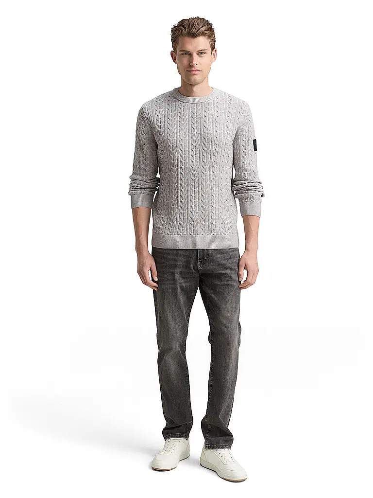TOM TAILOR | Pullover
Marke: TOM TAILOR
Farbe: grau
Kategorien: Moda, Uomo

Lunghezza manica: Manica lunga
Scollo: Girocollo
Materiale: Maglia
Motivo: Tinta unita
Vestibilità (capispalla): Regular
Stile: Casual
Dettagli: Lavorazione a maglia | Grigio